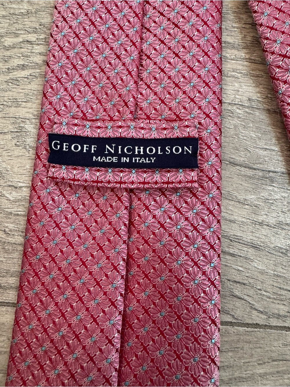 Geoff Nicholson Made in Italy Geometric Red Pink 100% Silk Tie Classic Men's 58